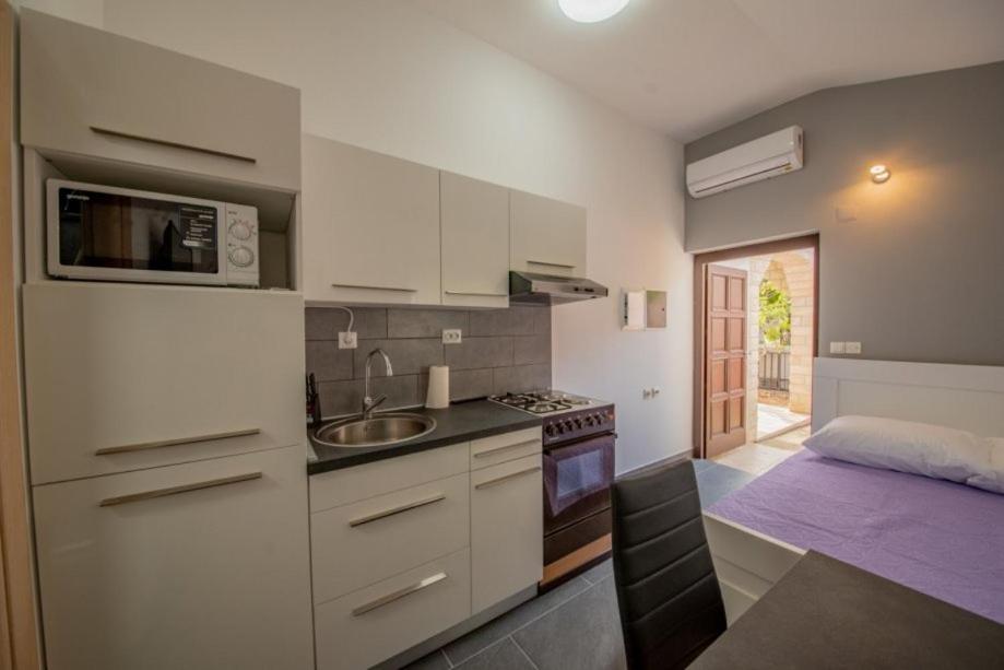 Studio Apartman Vir Apartman *